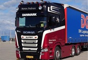 Ciągnik 3 osiowy 6x2 Boogie SCANIA 7