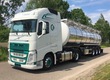Transport lokalny naczepa do przewozu mleka. rozne