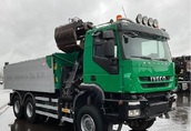 wywrotka 6x6 bordmatic z dzwigiem IVECO Traker Eur 5 7